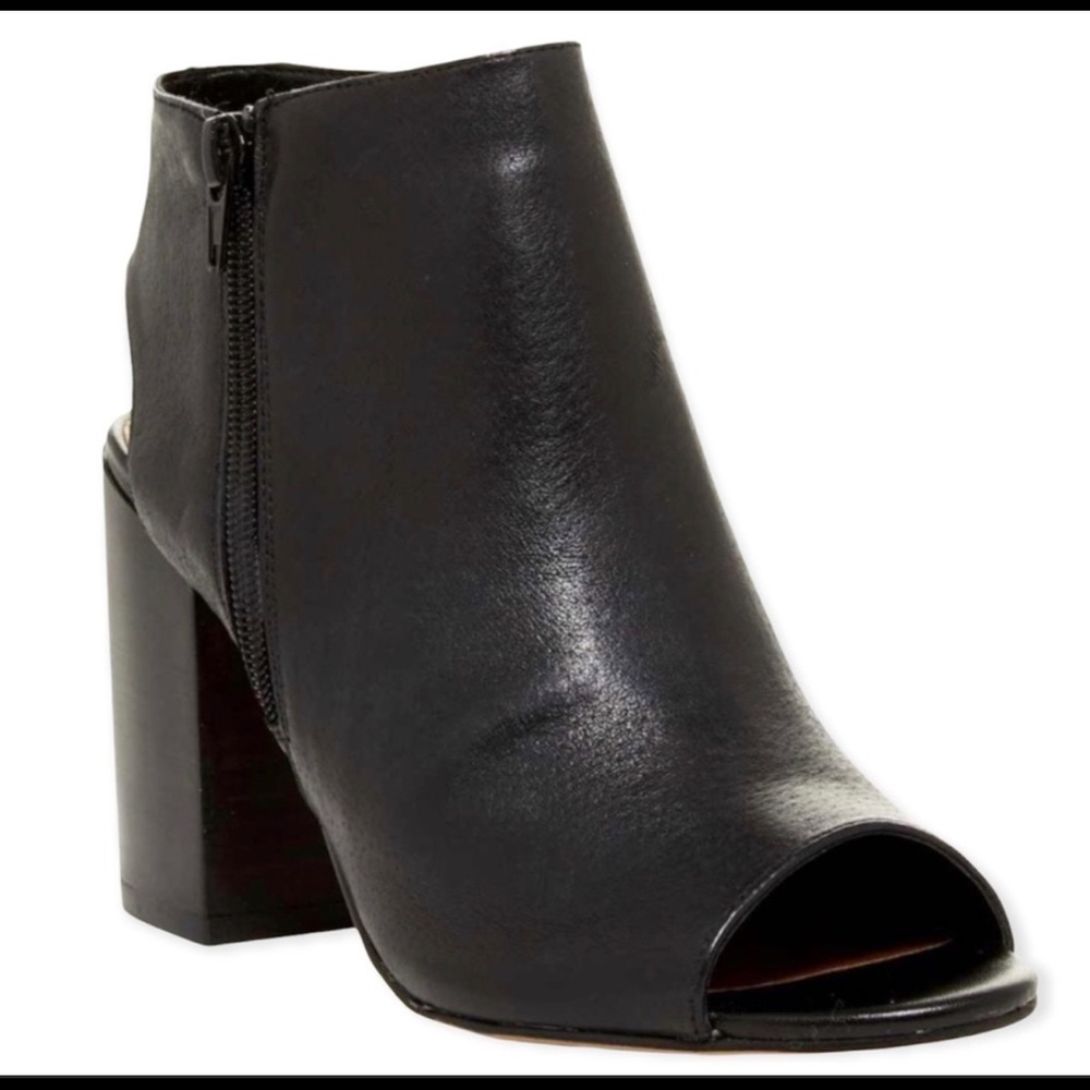 Steve Madden – Maddison Open Toe Block Heel Bootie